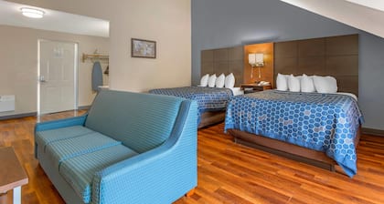 Econo Lodge Inn & Suites Gatlinburg at the Convention Center