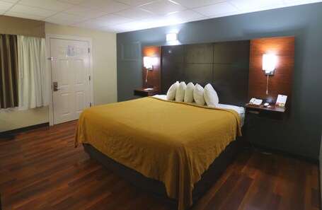 Econo Lodge Inn Suites Gatlinburg at the Convention Center - Image 26