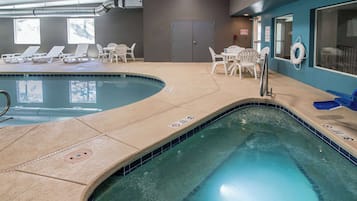 Indoor pool, pool loungers