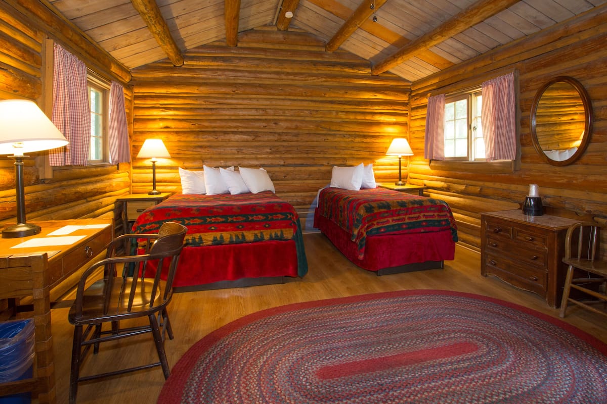 1 bedroom, free cots/infant beds