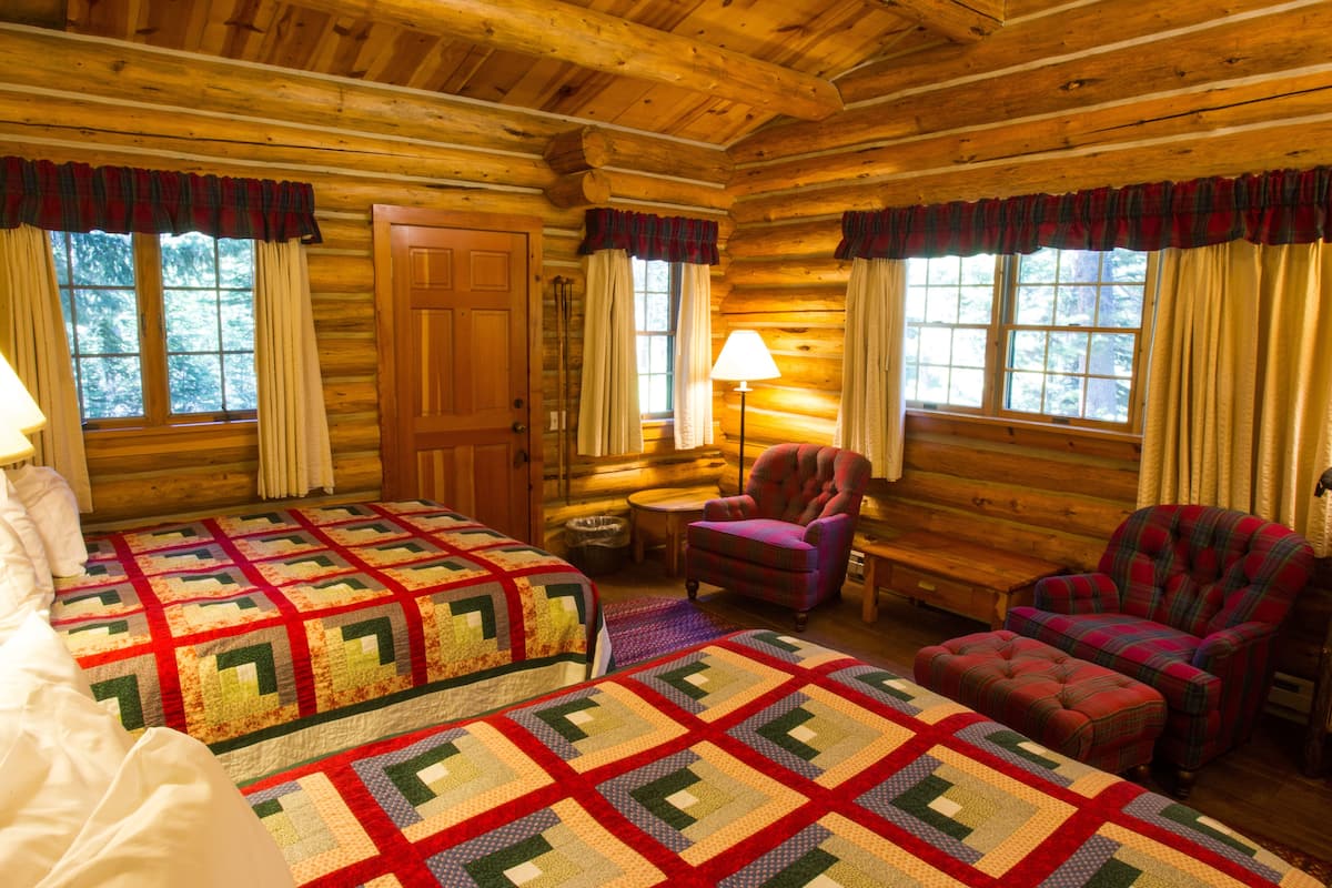 Duplex Cabin, 2 Queen Beds | 1 soverom, sengetøy av topp kvalitet, dundyner og senger med overmadrass