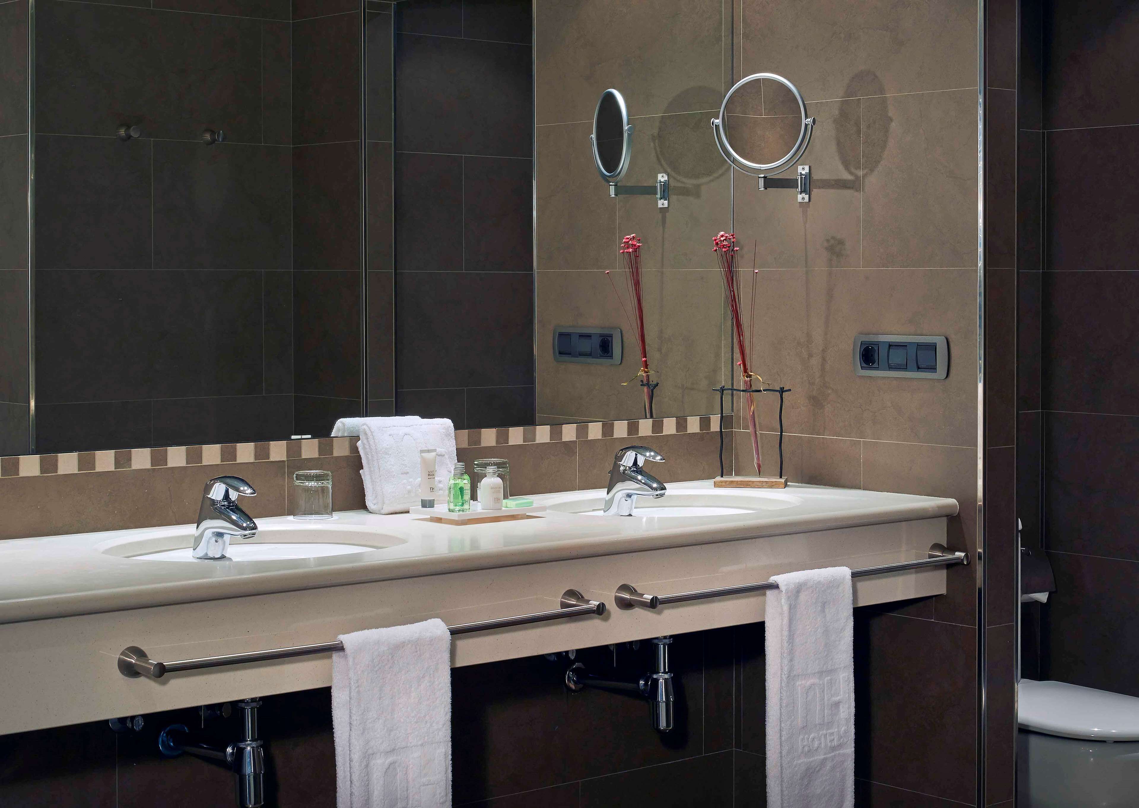 hair dryer, bidet, heated floors, towels