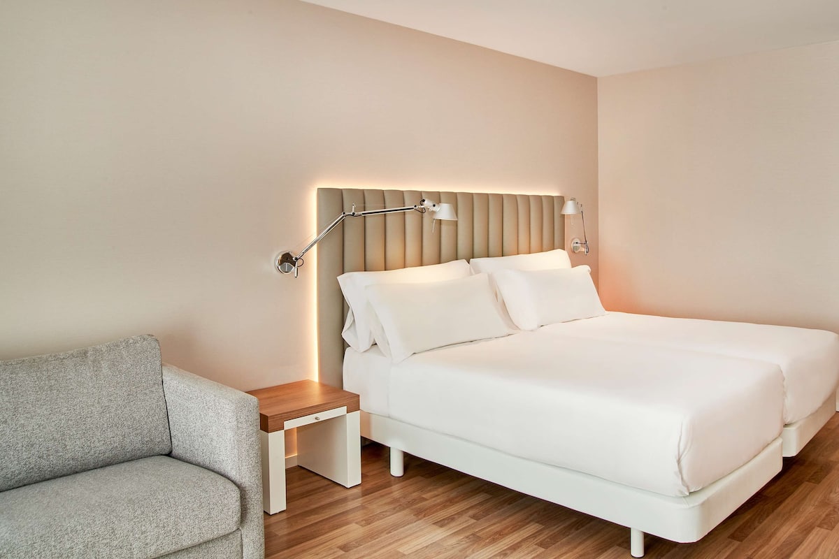 Premium bedding, down duvets, minibar, in-room safe