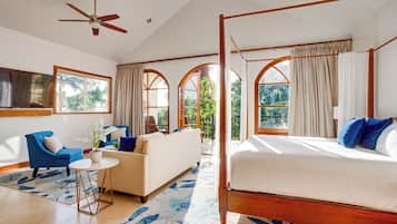 2 Bedroom Royal Suite | Living area | Flat-screen TV