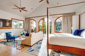 2 Bedroom Royal Suite | Área de sala de estar | Televisión de pantalla plana