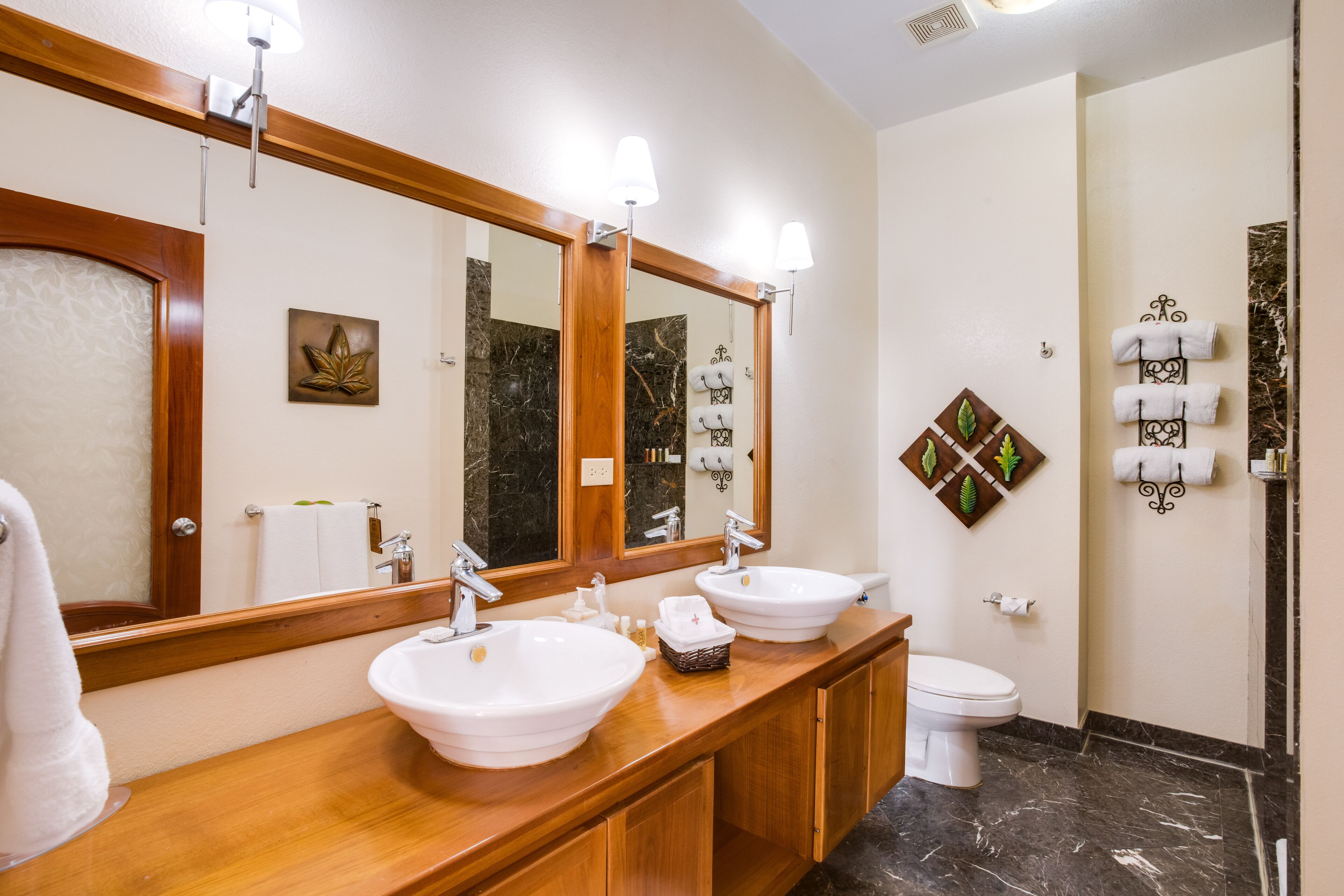 honeymoon suite | bathroom | shower, rainfall showerhead, free toiletries, hair dryer