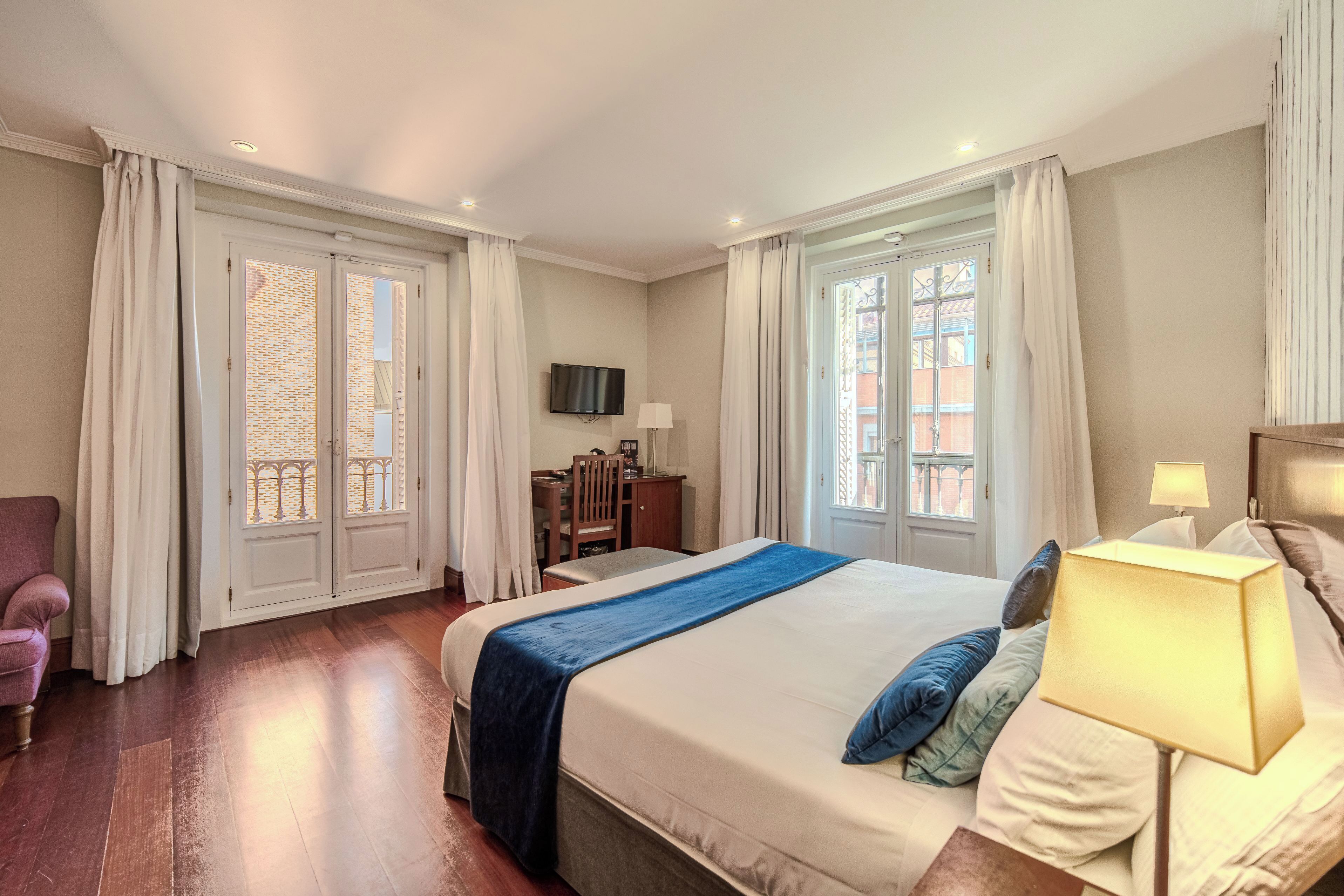 superior double or twin room, city view | minibar, in-room safe, desk, blackout curtains