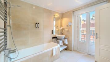 Superior Double or Twin Room, City View | Bathroom