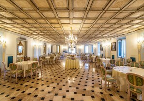 Dinner served  - Villa Tuscolana (Frascati)