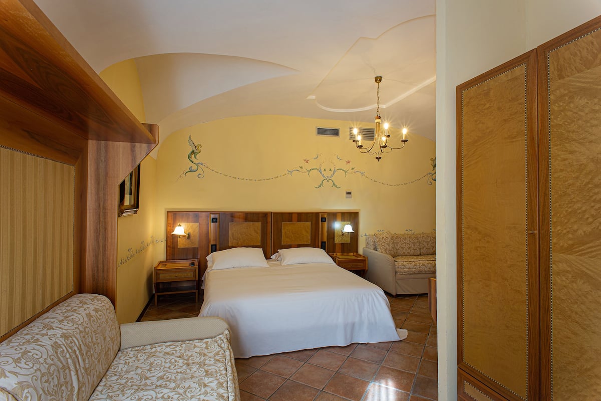 superior quadruple room | 1 bedroom, minibar, in-room safe, desk