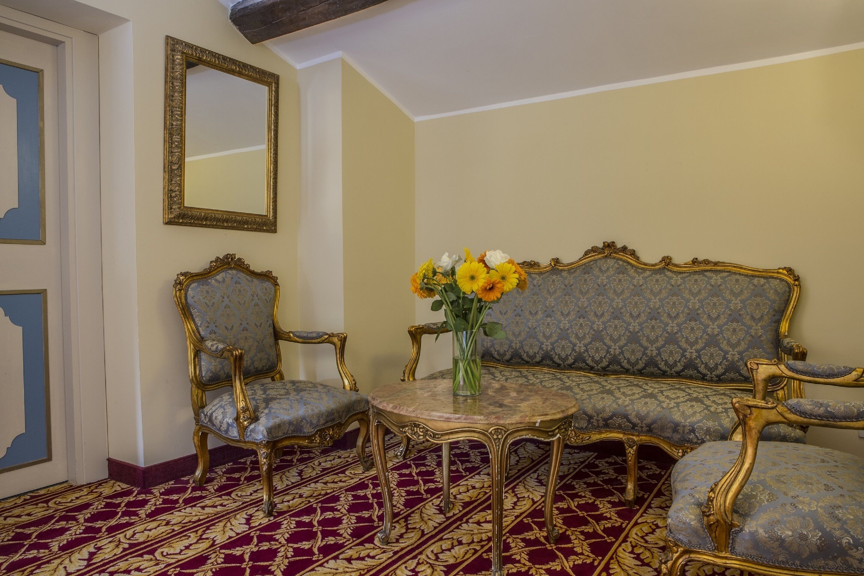 executive suite | living area | tv