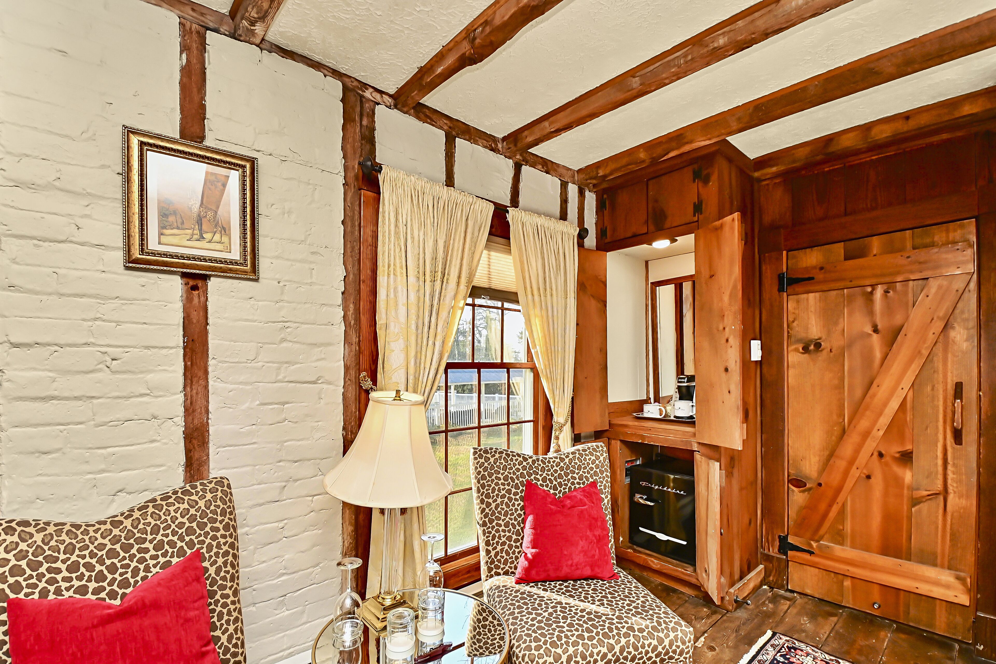 1796 Uncle Guy&#x27;s House | Egyptian cotton sheets, premium bedding, free minibar