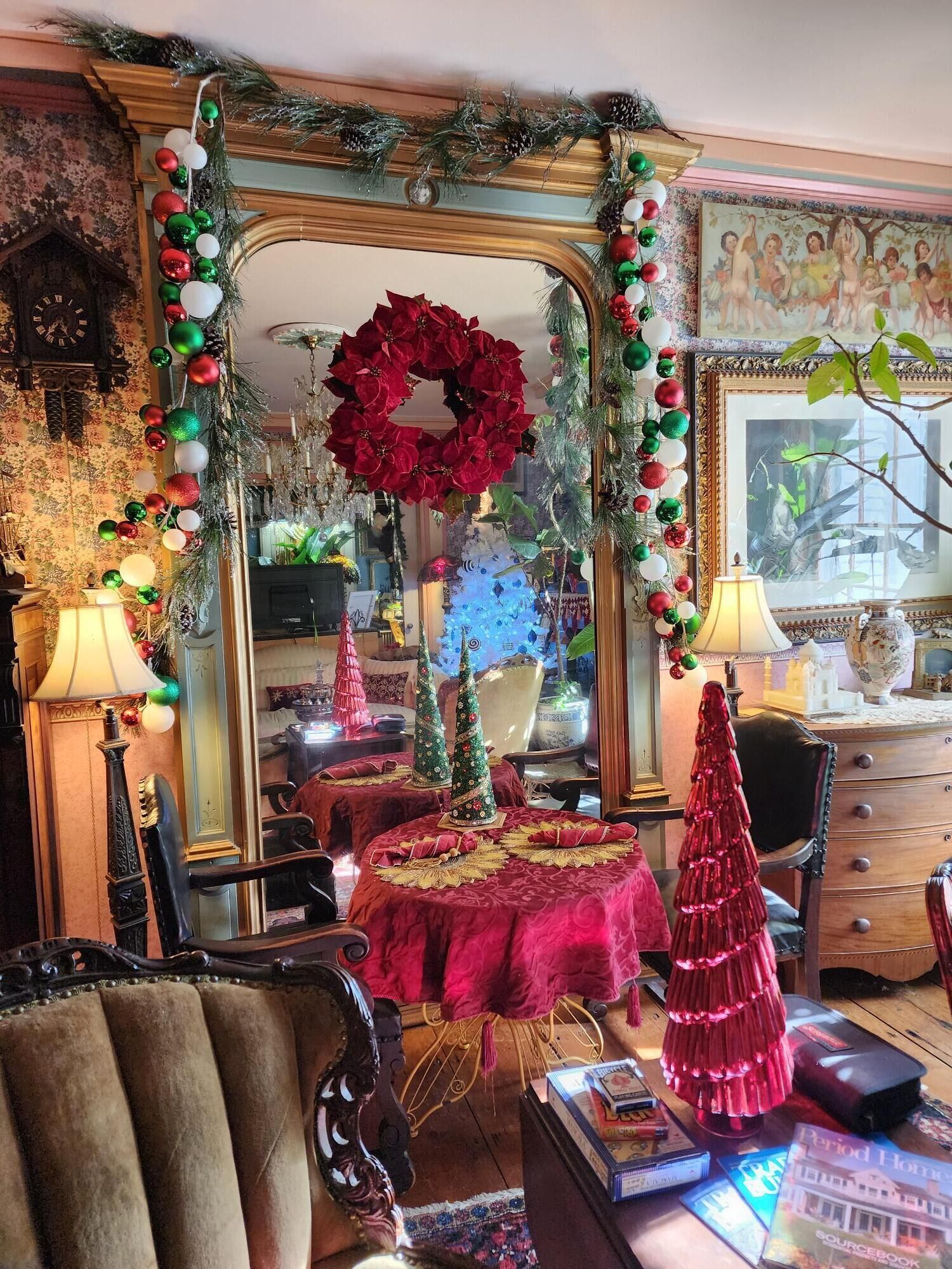 House of 1833 Bed & Breakfast & Gardens