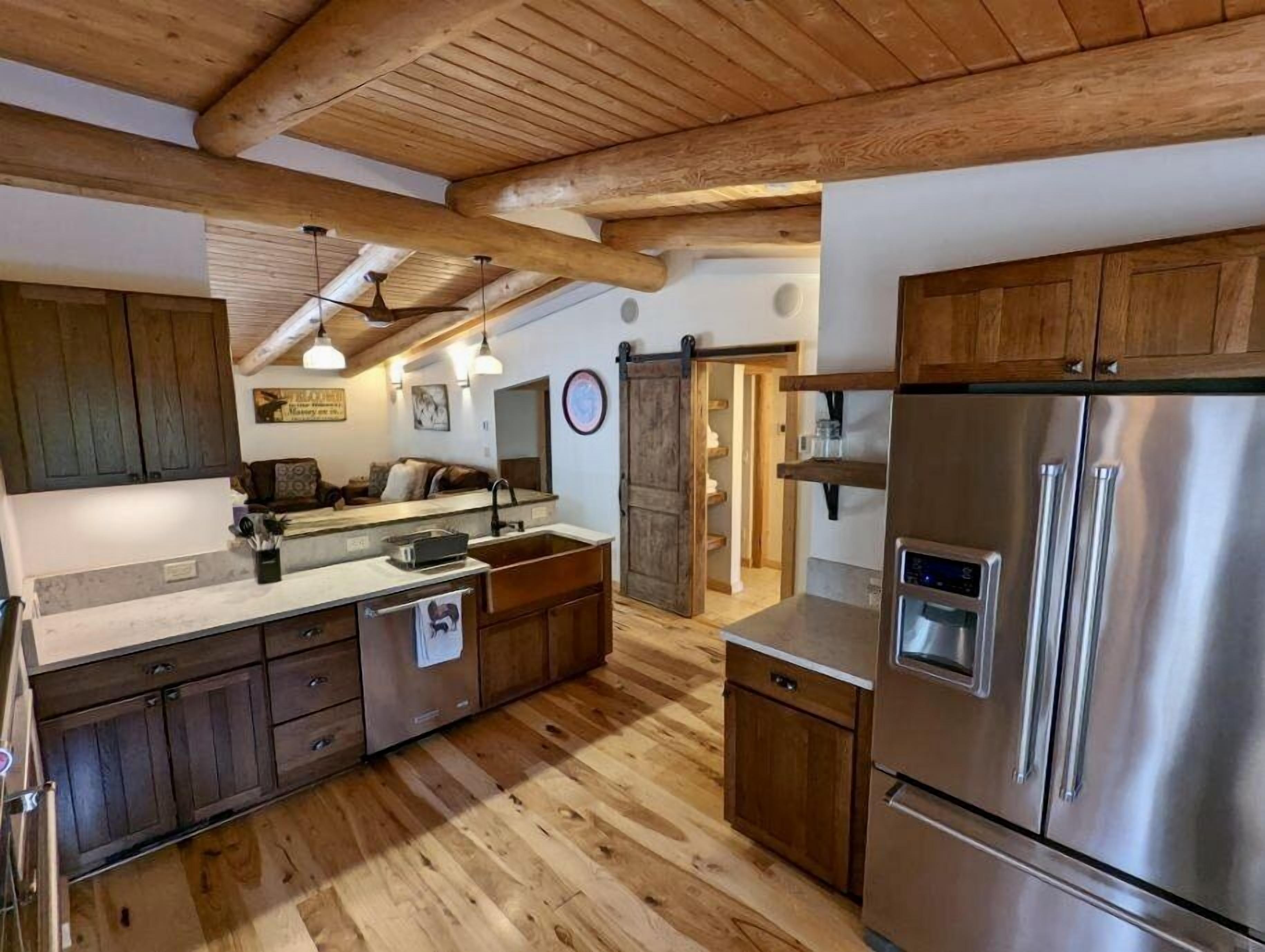 Grand Suite | Private kitchen | Shared fridge, microwave