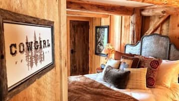 Premium bedding, down comforters, in-room safe, individually decorated