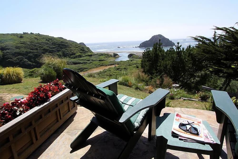 Elk Cove Inn & Spa