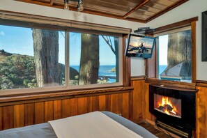 Cliffside Covey (Pet friendly) | Soundproofing, iron/ironing board, free WiFi, bed sheets - Elk Cove Inn & Spa (Elk)