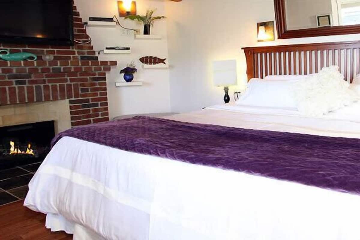 WaveWatcher (Pet friendly) | Soundproofing, iron/ironing board, free WiFi, bed sheets