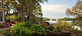 Lookout Point Lakeside Inn