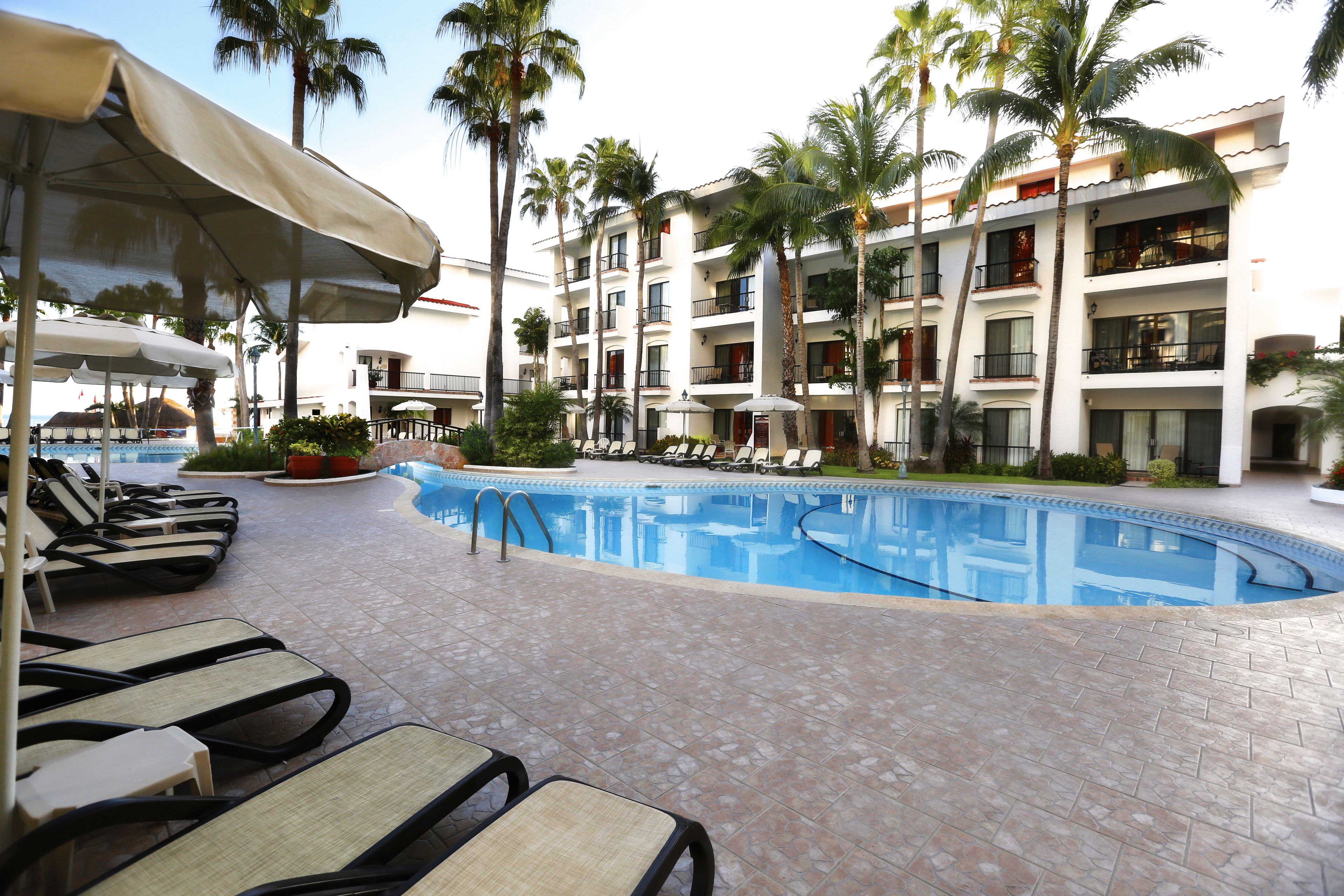 2 outdoor pools, pool umbrellas, sun loungers