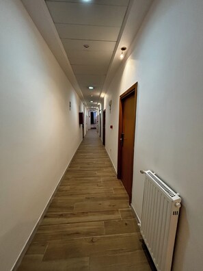 Hallway - Hotel Gabriella (Rome)