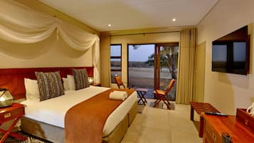 DELUXE DOUBLE ROOM | Egyptian cotton sheets, premium bedding, individually decorated