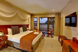 DELUXE DOUBLE ROOM | Egyptian cotton sheets, premium bedding, individually decorated