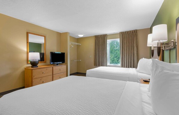 Studio, 2 Double Beds, Non Smoking | Desk, laptop workspace, blackout curtains, iron/ironing board