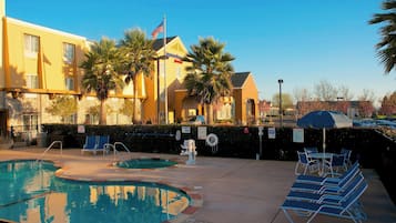 Udendørs pool