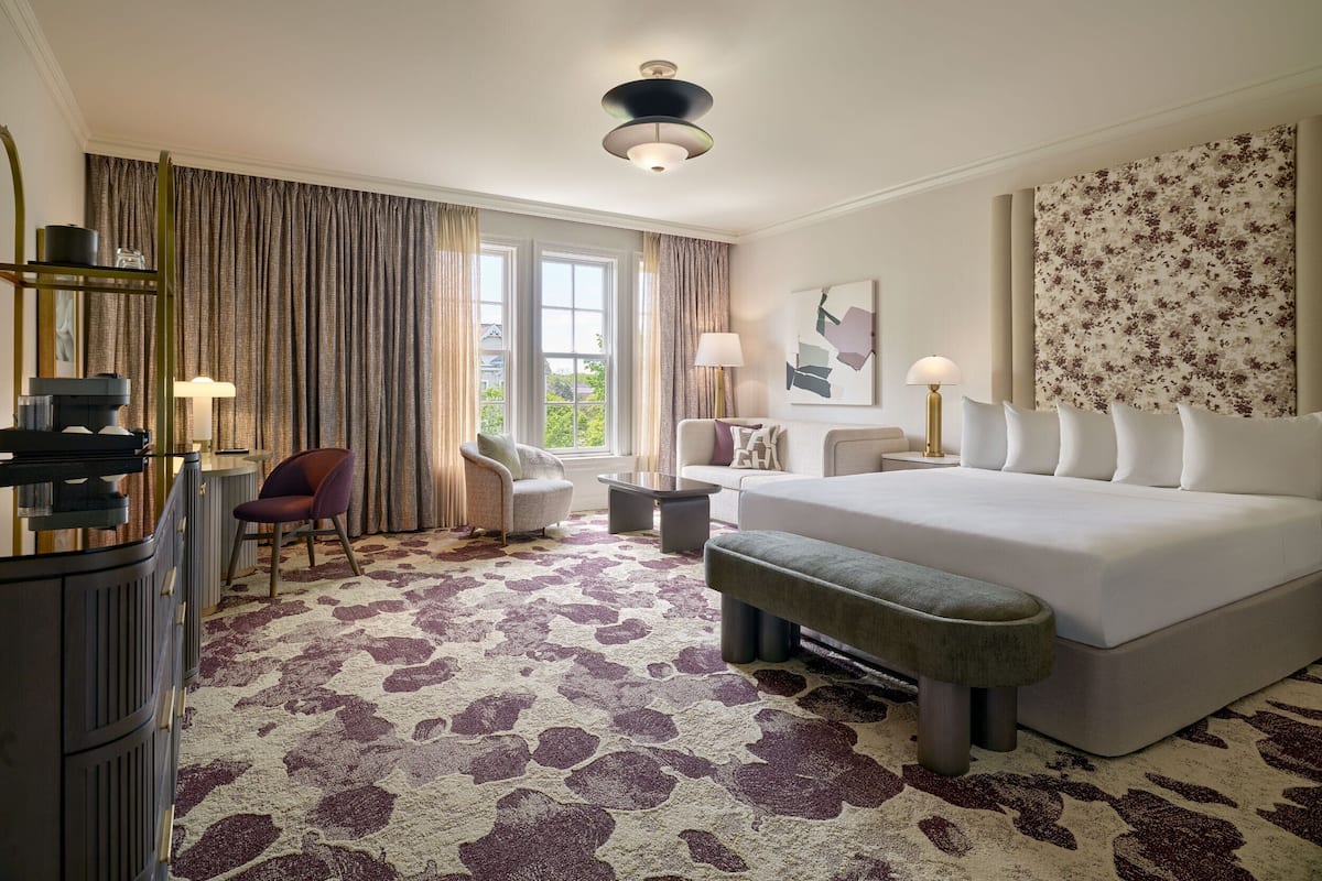 1 bedroom, premium bedding, down comforters, in-room safe