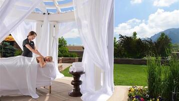 Sauna, steam room, body treatments, aromatherapy, hot stone massages