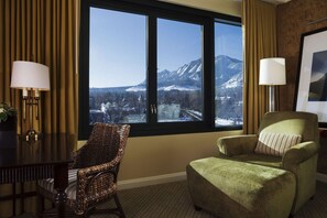 Premium bedding, pillow-top beds, minibar, in-room safe - St Julien Hotel And Spa (Boulder)