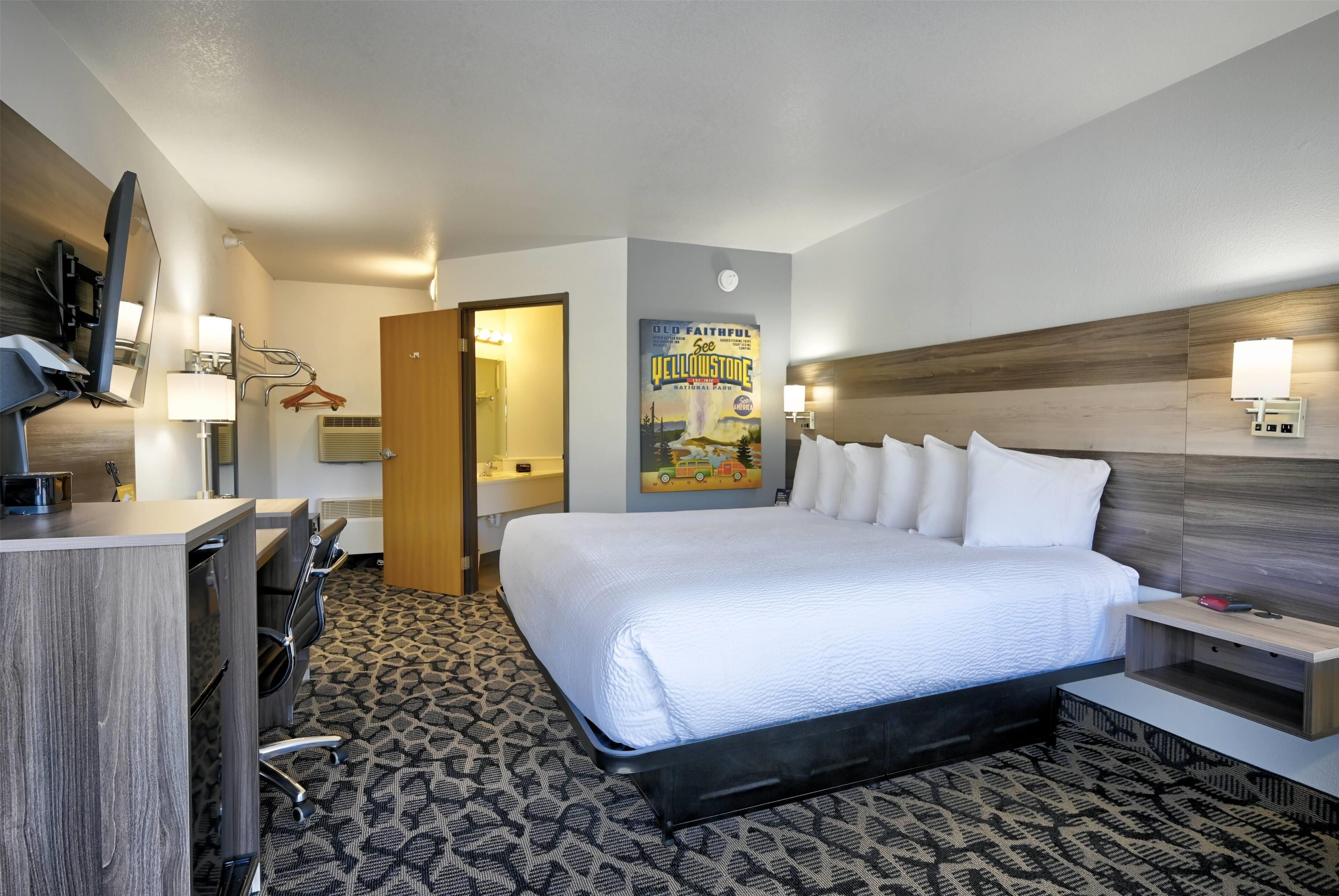 room, 1 king bed, non smoking, mountain view | blackout curtains, iron/ironing board, free cots/infant beds, free wifi