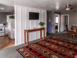 Habitación, 2 camas de matrimonio, no fumadores | Cortinas opacas, tabla de planchar con plancha, cunas gratuitas