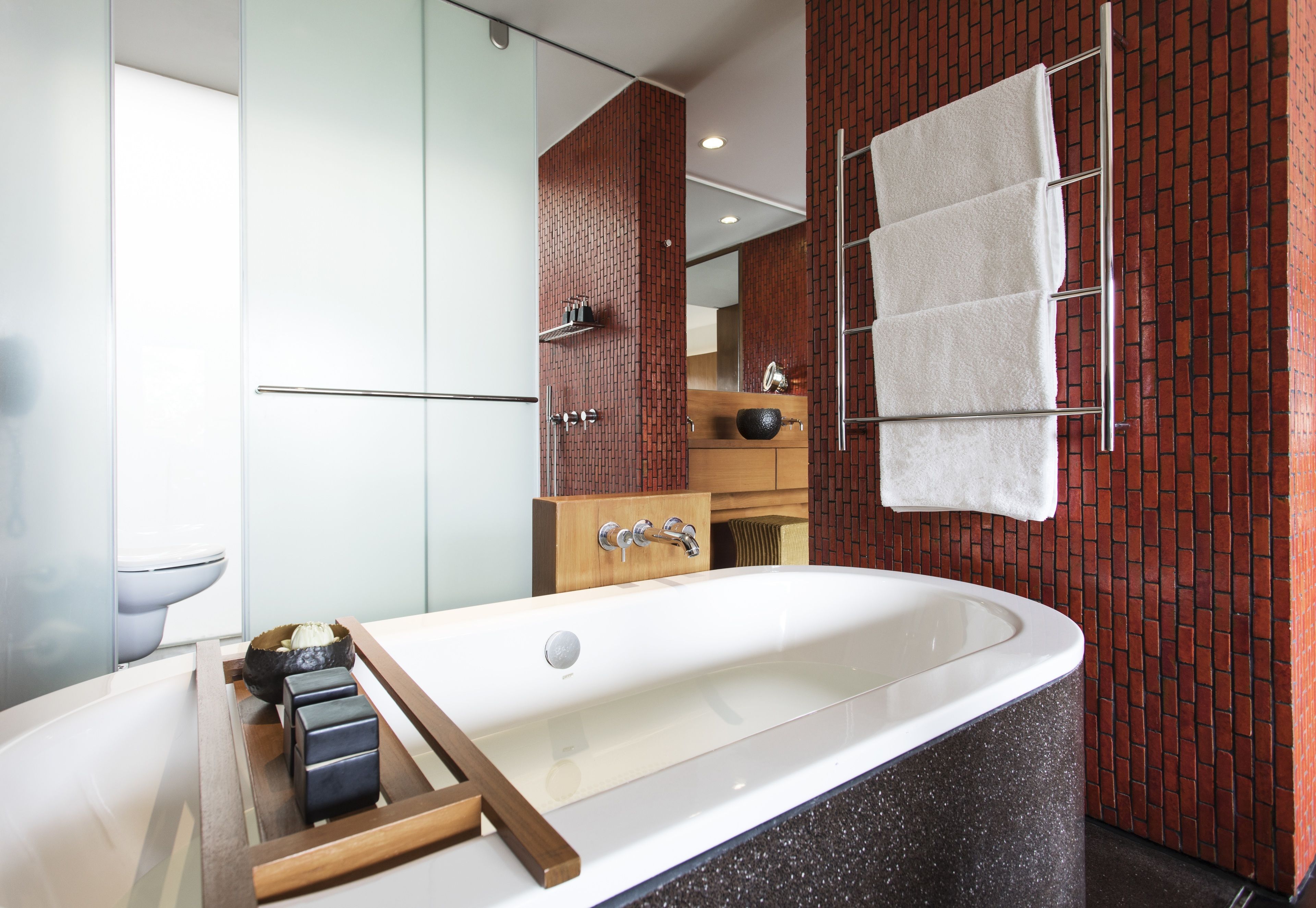 deep-soaking bathtub