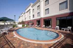Outdoor pool - Hampton Inn Jacksonville I-10 West (Jacksonville)