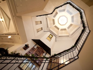 Staircase - Hotel Monterey Ginza (Tokyo)