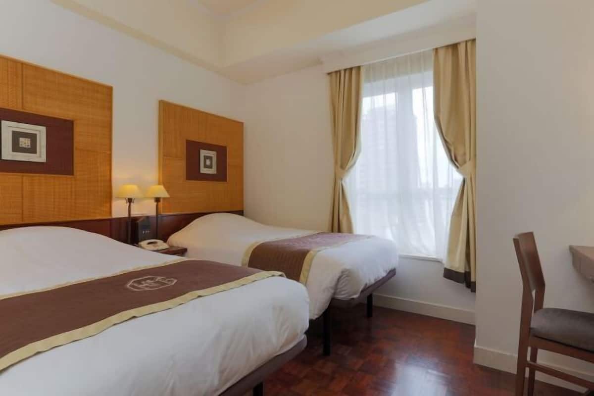 Coffres-forts dans les chambres, bureau, rideaux occultants