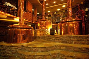 Breakfast, lunch, dinner served; Regional cuisine 