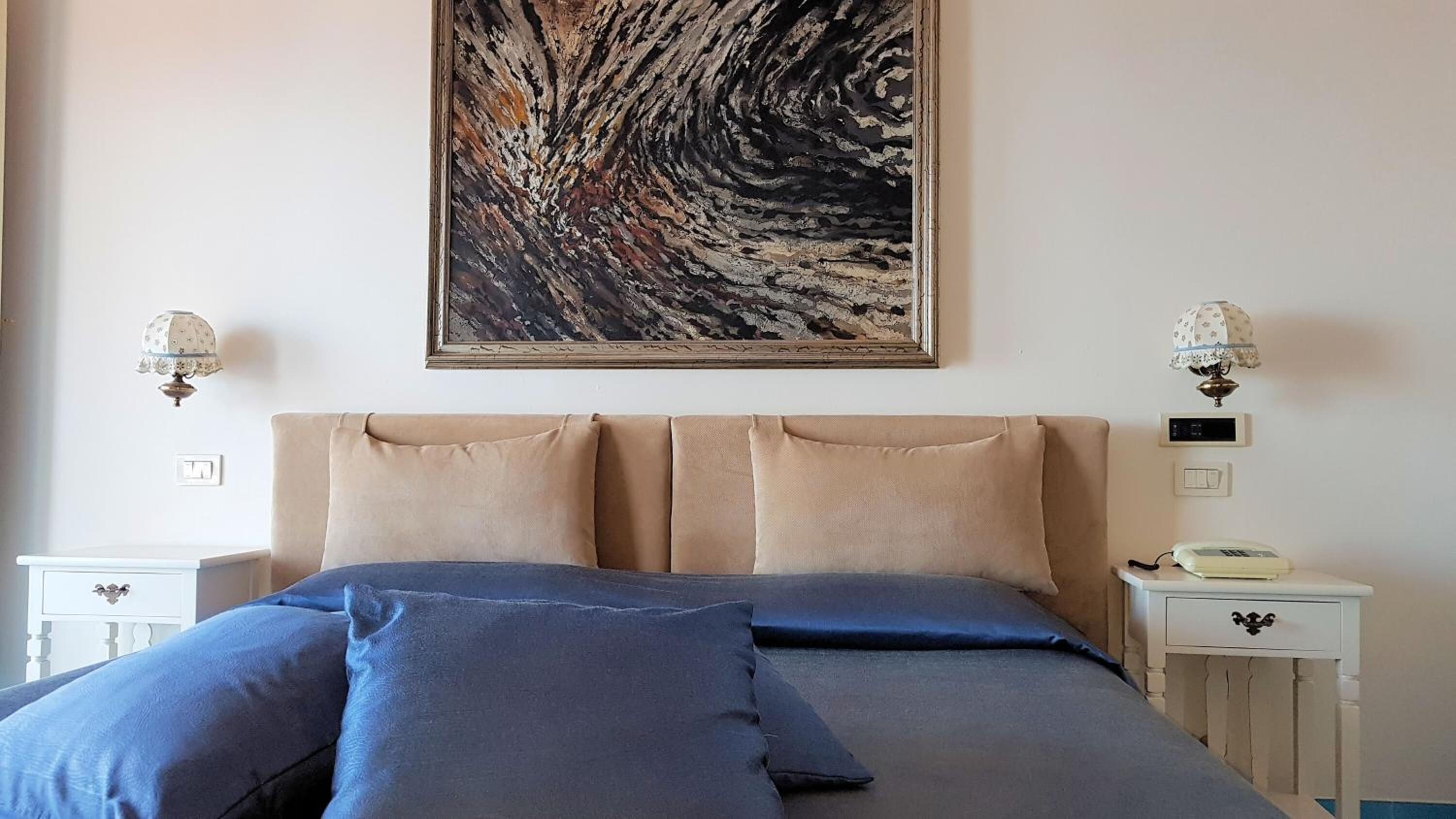 minibar, in-room safe, desk, blackout curtains