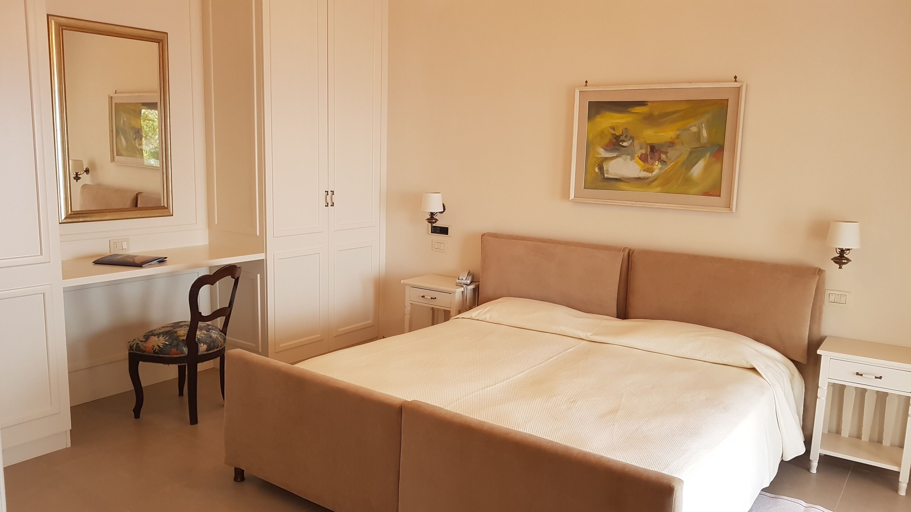 suite | minibar, in-room safe, desk, blackout curtains