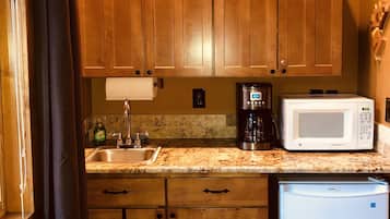 Luxury Cabin, 1 King Bed, Hot Tub, Mountain View | Private kitchenette | Mini-fridge, microwave, coffee/tea maker, electric kettle