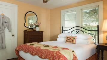 Bungalow, 2 soverom, privat bad (Bluebonnet Bungalow) | Individuelt dekorert og individuelt innredet