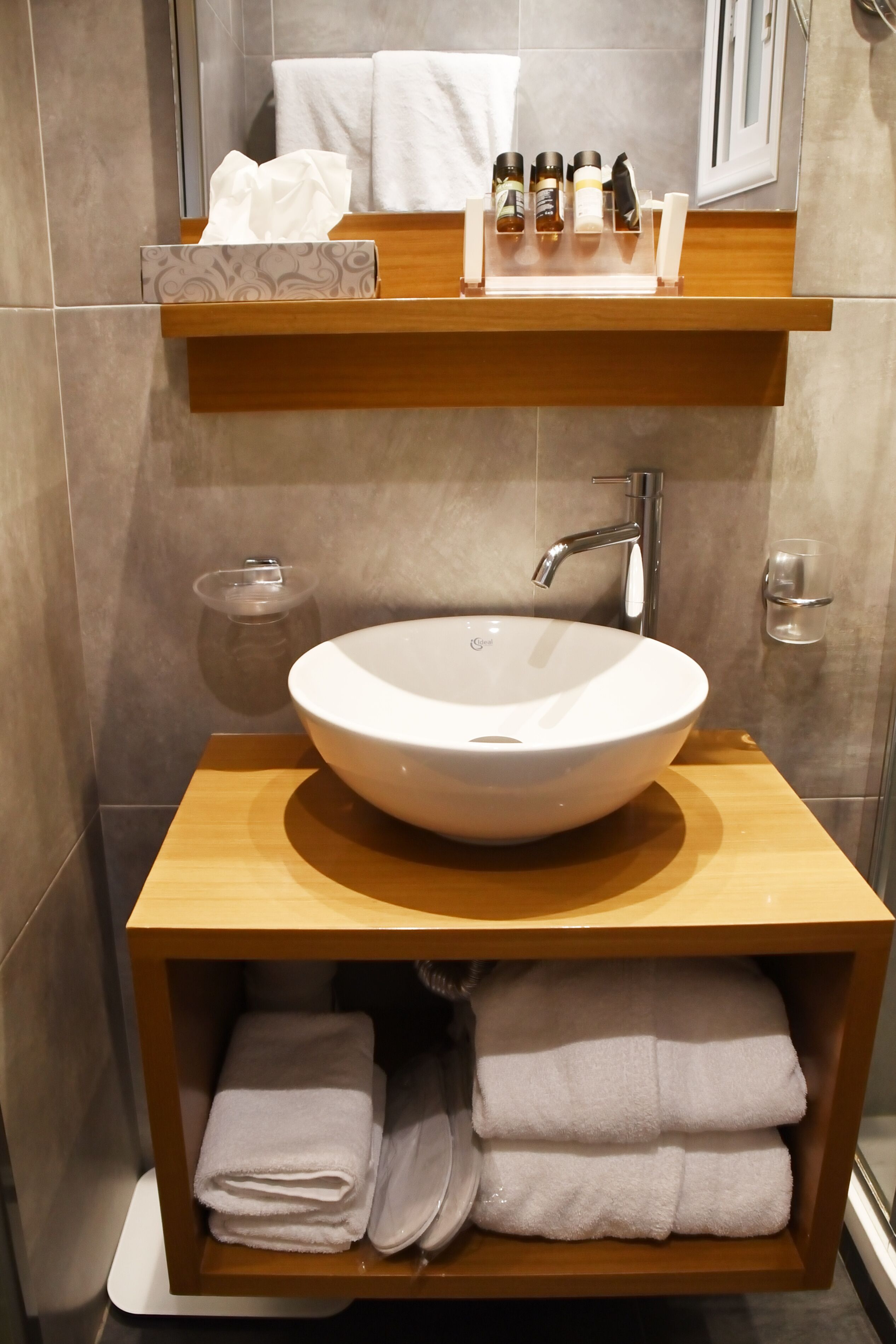 shower, free toiletries, hair dryer, dressing gowns