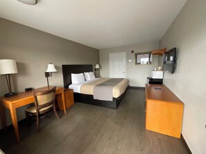 Standard Room, 1 King Bed | Free WiFi, bed sheets