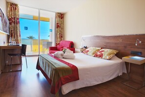 Minibar, in-room safe, desk, soundproofing - Nuba Comarruga (El Vendrell)