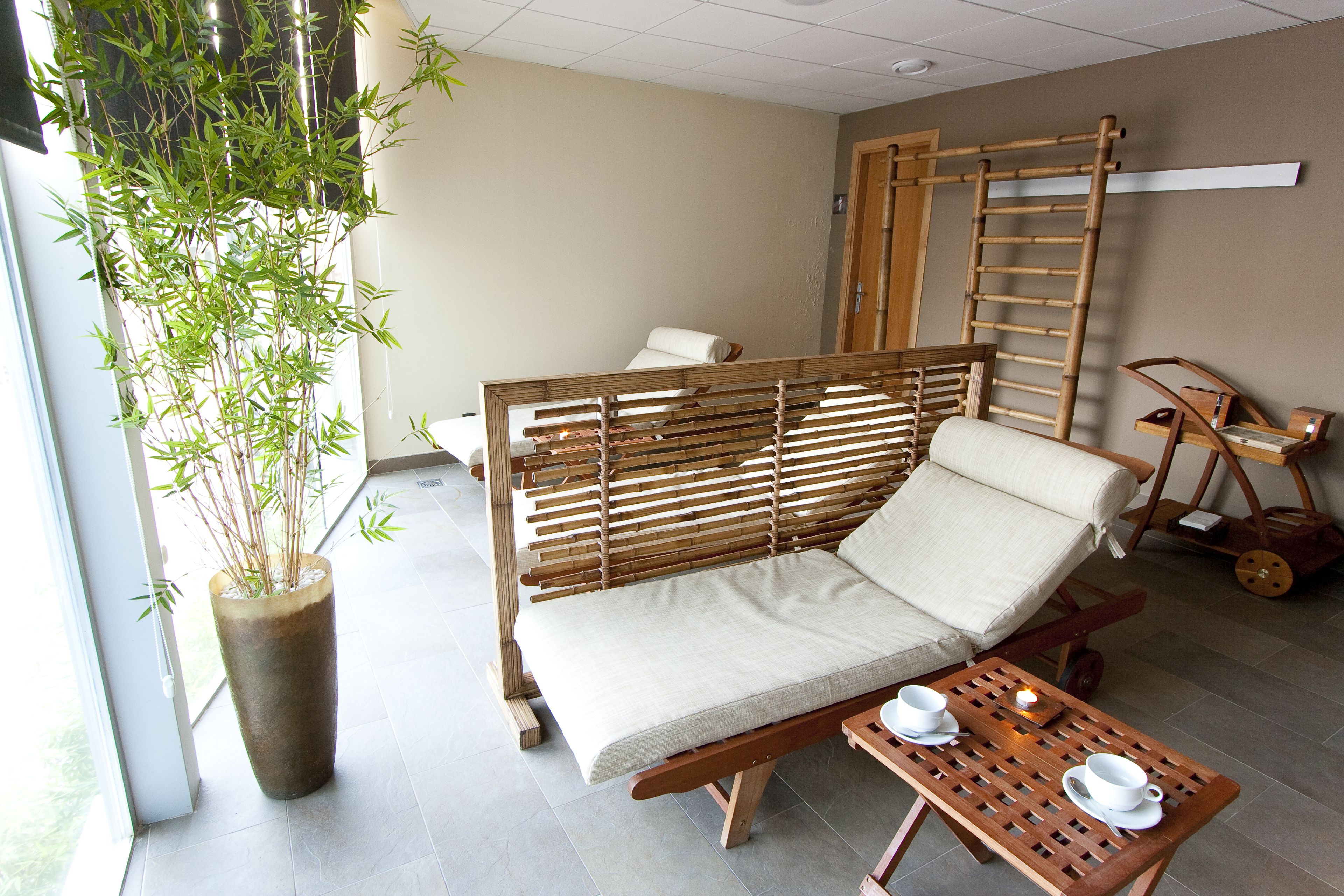Sauna, poreallas, turkkilainen sauna, vartalohoitoja, aromaterapiaa