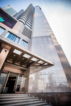 Front of property - Best Western Plus Park Hotel Xiamen (Xiamen)