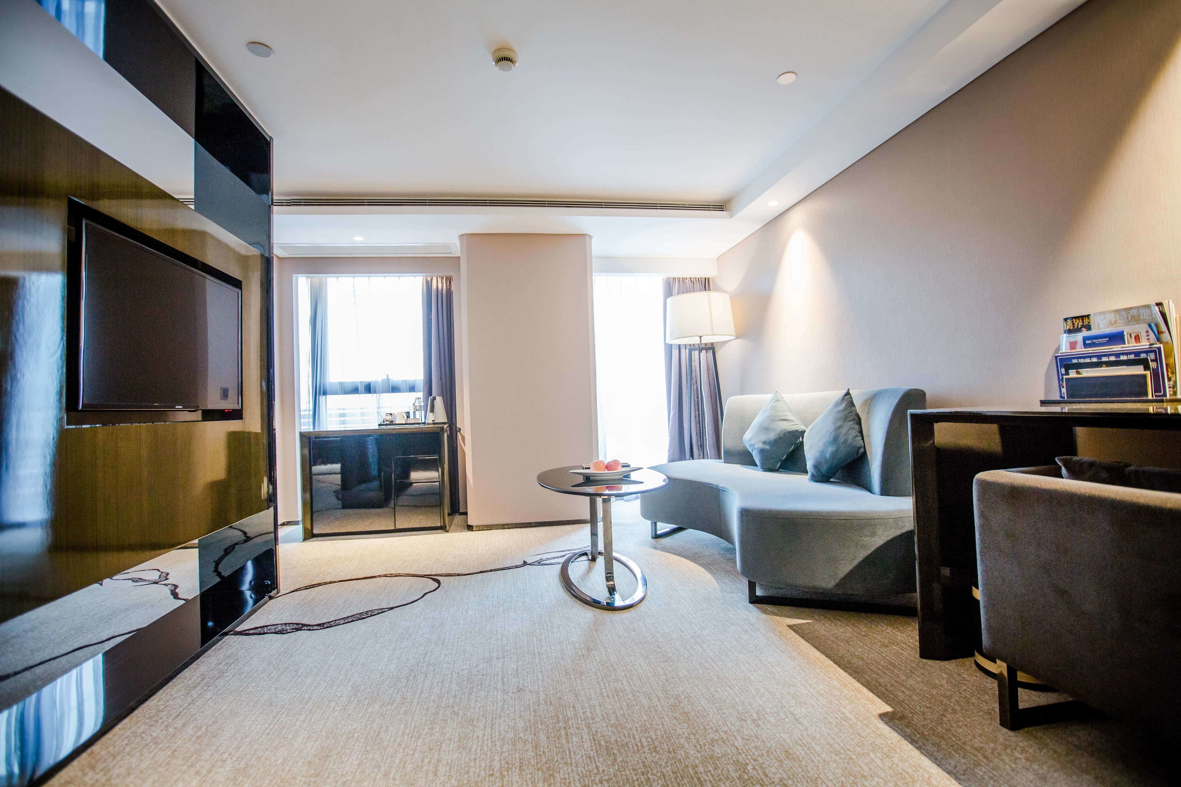 executive room, 1 king bed | free minibar items, in-room safe, desk, iron/ironing board