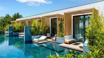 Piscine couverte, 5 piscines extérieures, cabanons gratuits